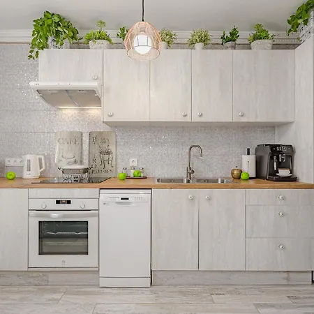 Apartamento 1 минута до пляжа, кондиционер, барбекю, Wi-fi *