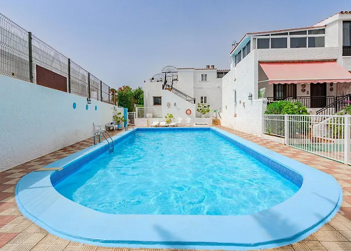 1 минута до пляжа, кондиционер, барбекю, Wi-fi Playa de las Americas (Tenerife)